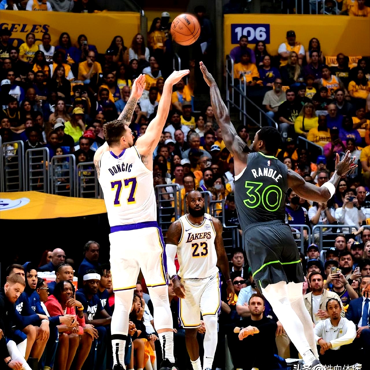 多米体育APP今夜NBA总决赛焦点战，奥兰多魔术迎来里程碑，引发热议，轮换策略成焦点的简单介绍